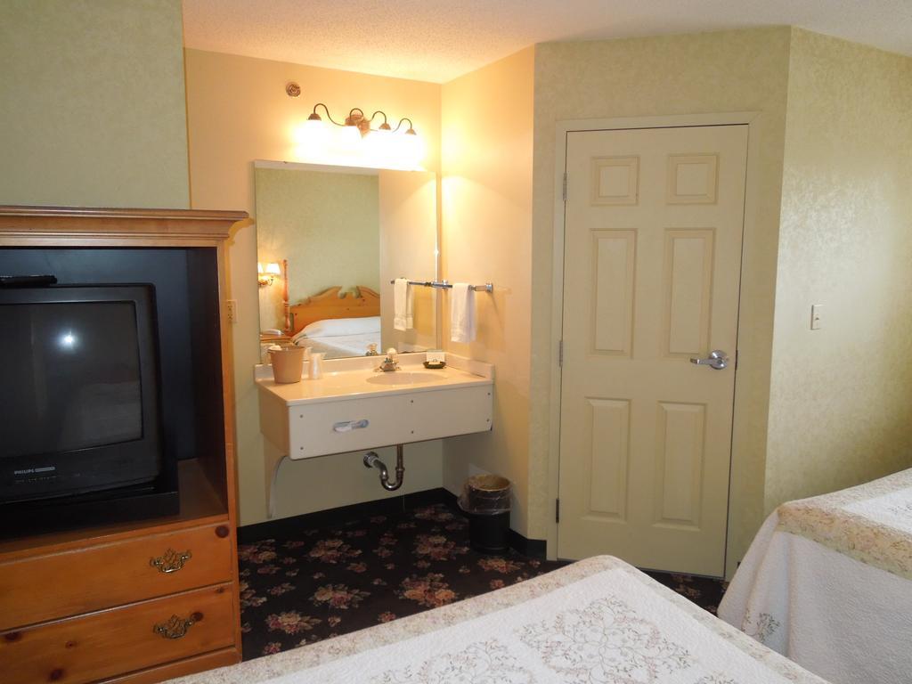 Ourguest Inn And Suites Catawba Island Port Clinton Bilik gambar